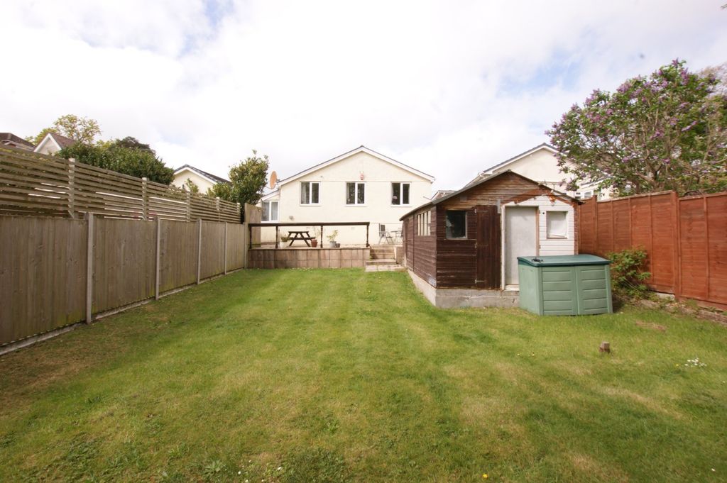 Property photo 2 of 14 Picture No. 18