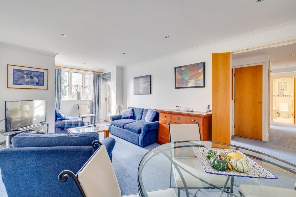 Property photo 2 of 7