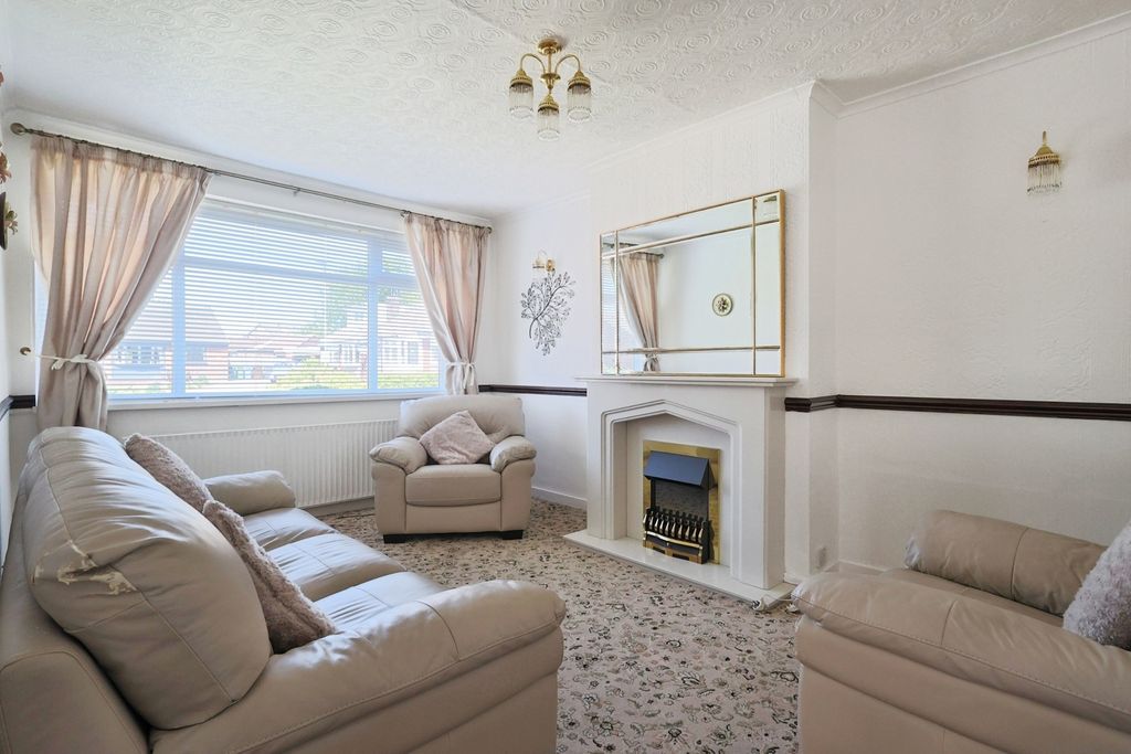 Property photo 2 of 17 Photo