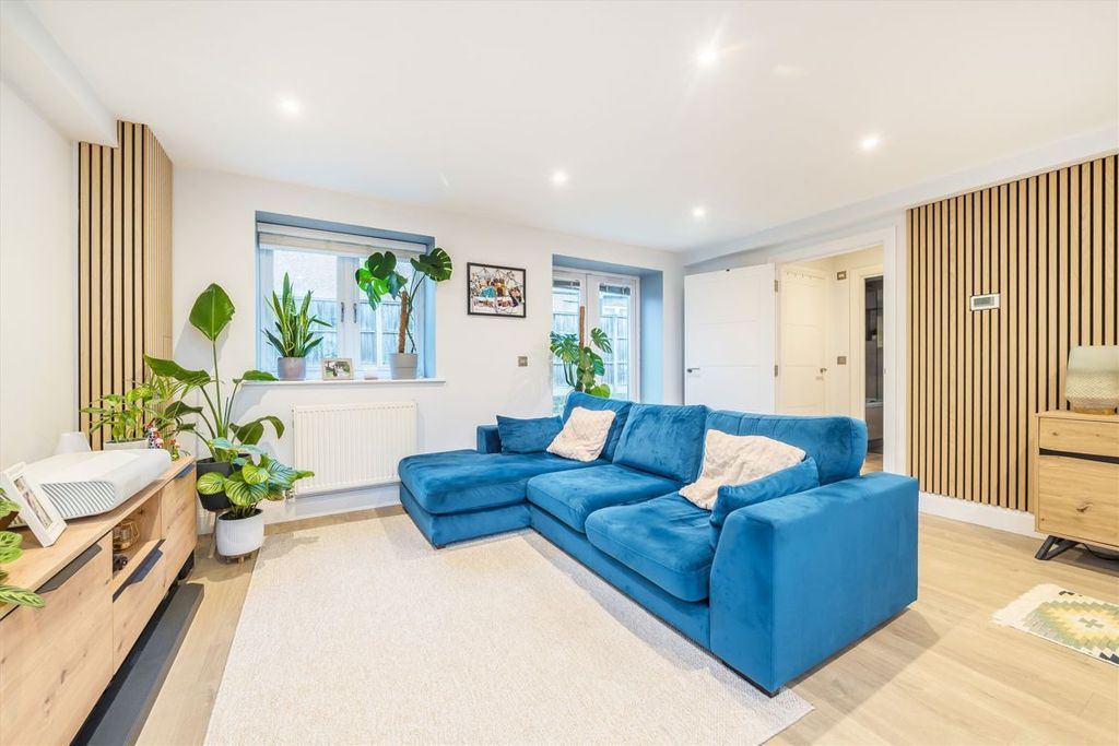 Property photo 2 of 6