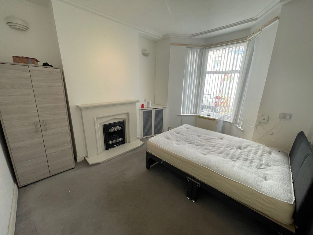 Property photo 1 of 4