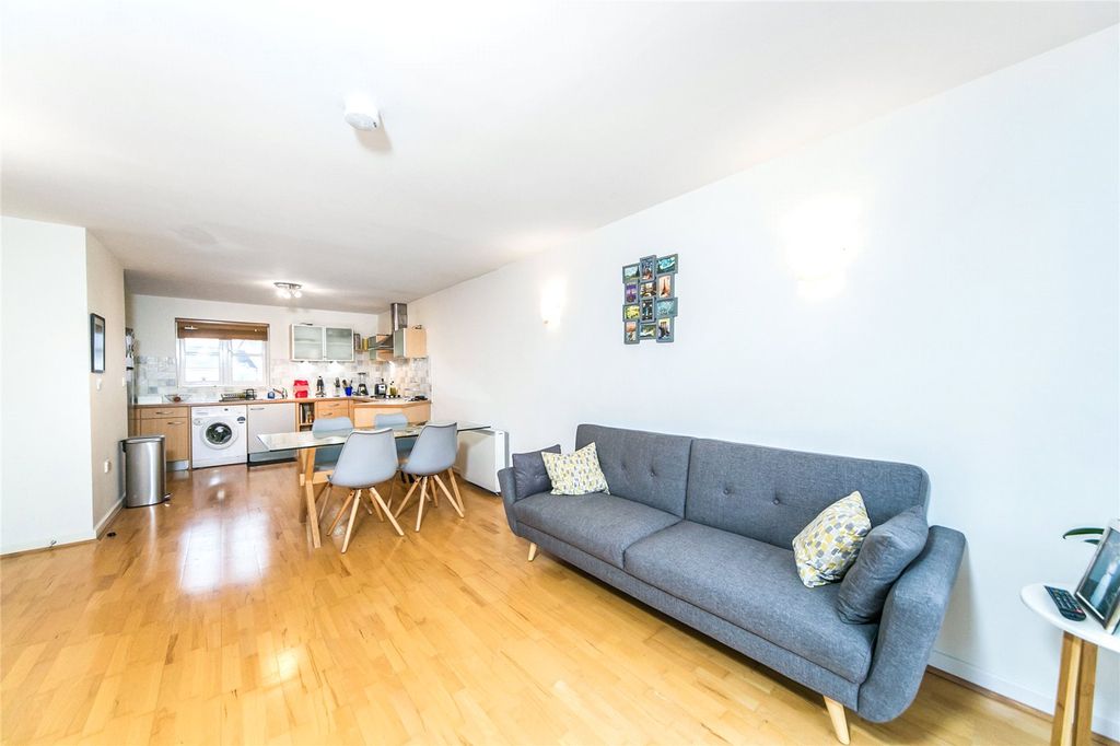 Property photo 3 of 12 148E7A61-238B-424c-8