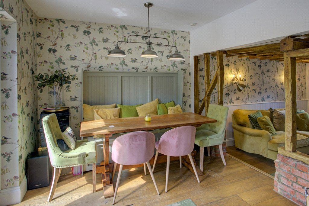 Property photo 3 of 25 Dining Area