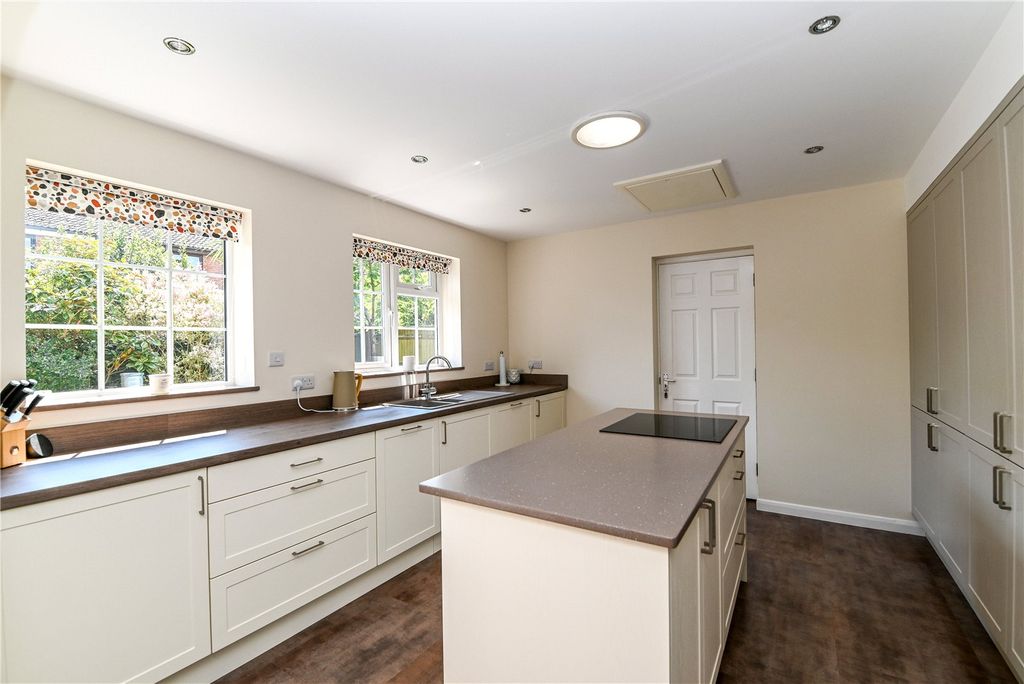 Property photo 2 of 17 Picture No. 05