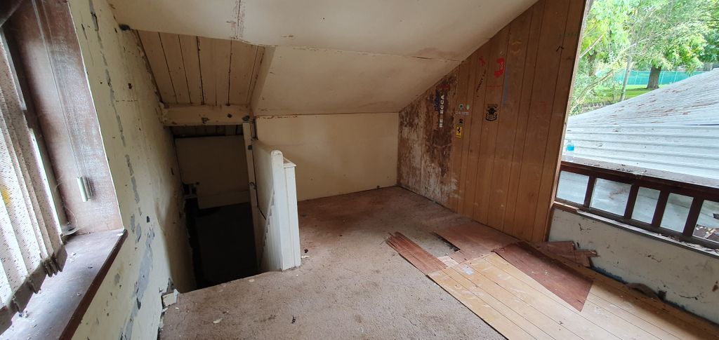 Property photo 3 of 4