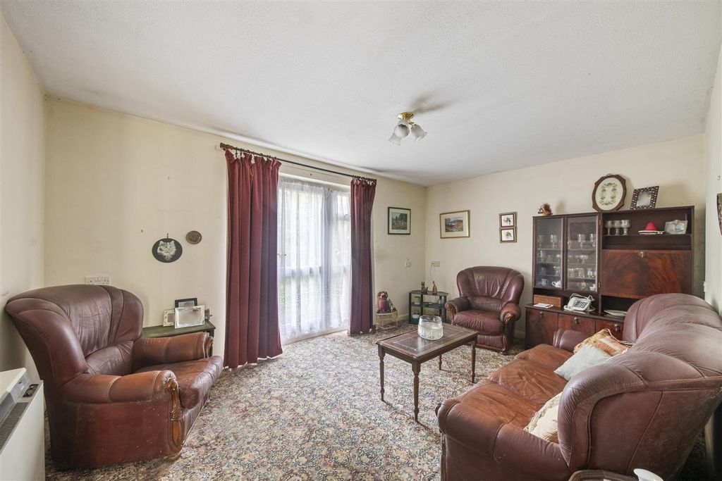 Property photo 2 of 13 1