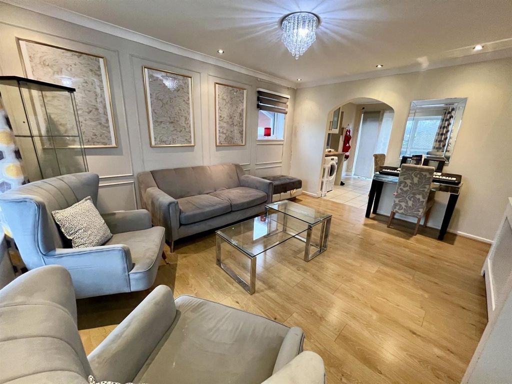 Property photo 2 of 11 Abe67536-9F7F-495d-95Ef-1076A114242d.Jpg