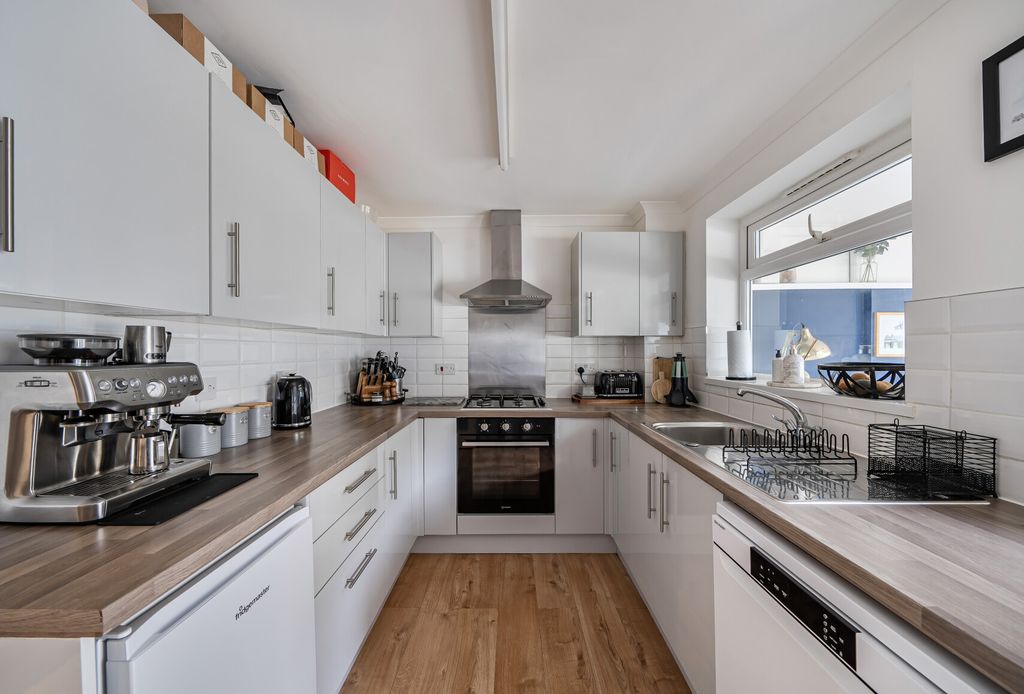 Property photo 3 of 17 1418115-15-69A01B...