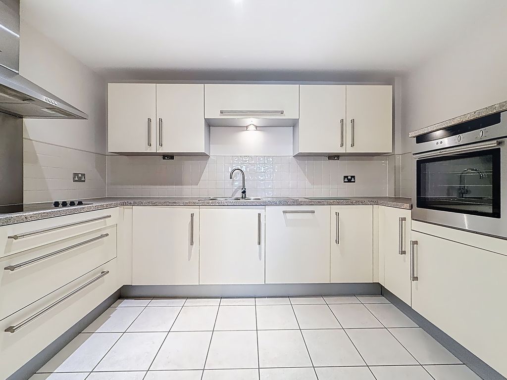 Property photo 3 of 30 Kitchen