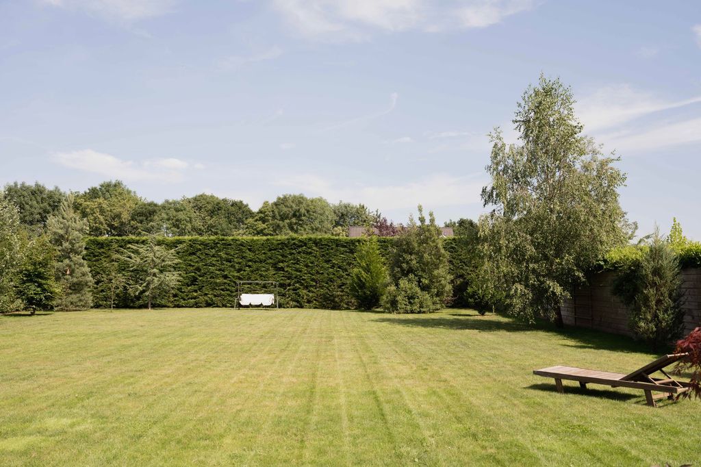 Property photo 2 of 26