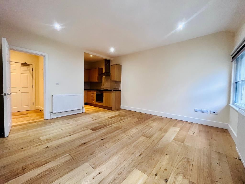 Property photo 2 of 8 Lounge