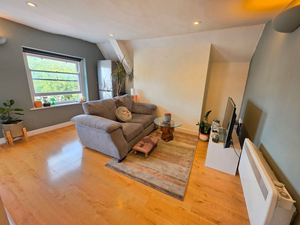 Property photo 3 of 7 Living Room