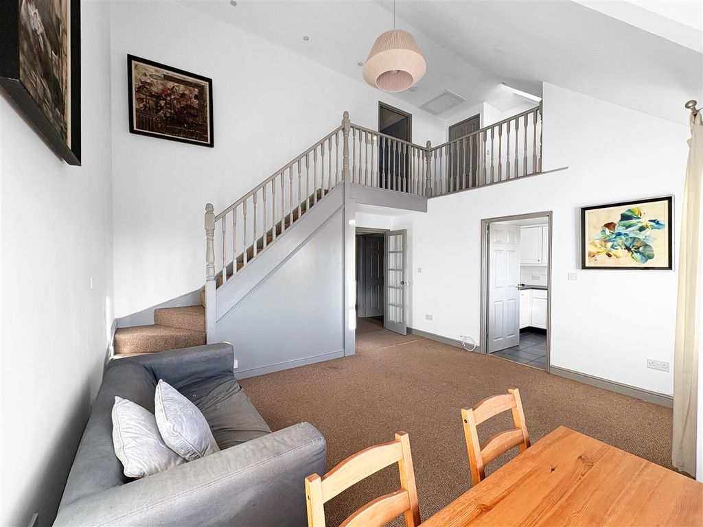 Property photo 1 of 11 04F9Efa3Baca2F0d6Ad0c07A110893Bcf9c1Aba2.Jpg