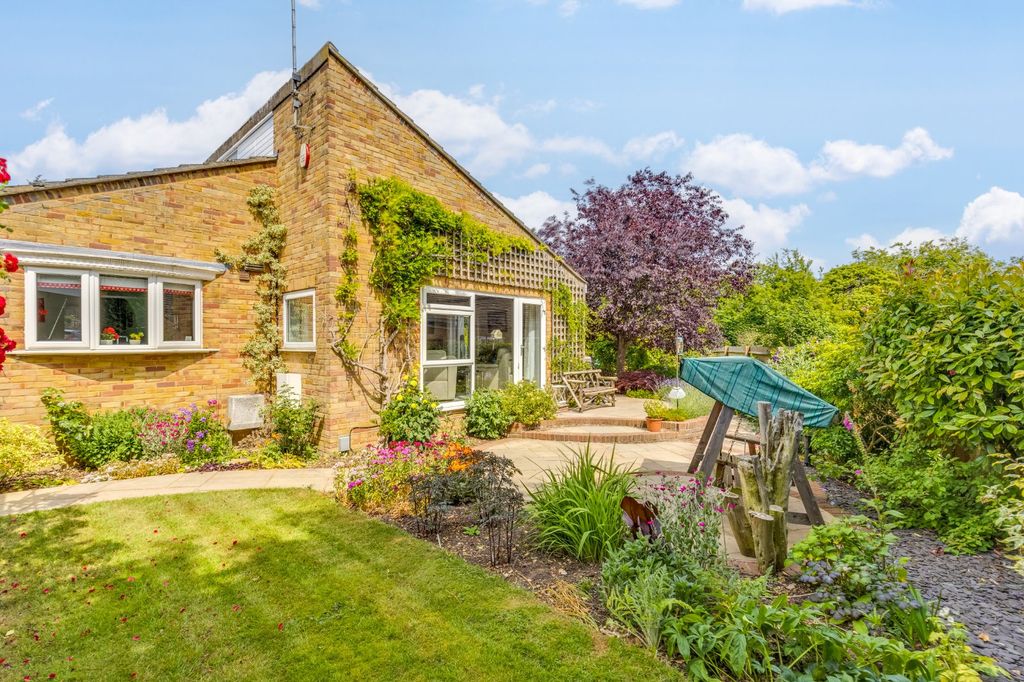 Property photo 1 of 28 Picture No. 12