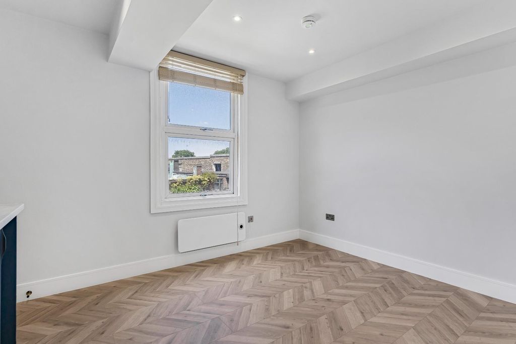 Property photo 3 of 12 55_56634.Jpg