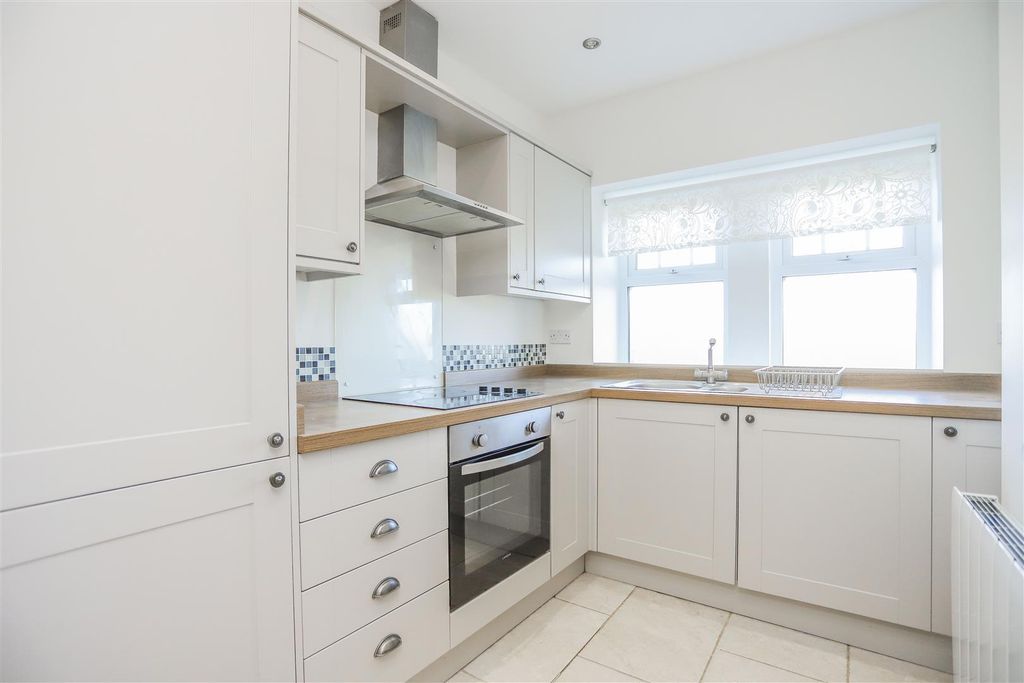 Property photo 2 of 25 11.Jpg