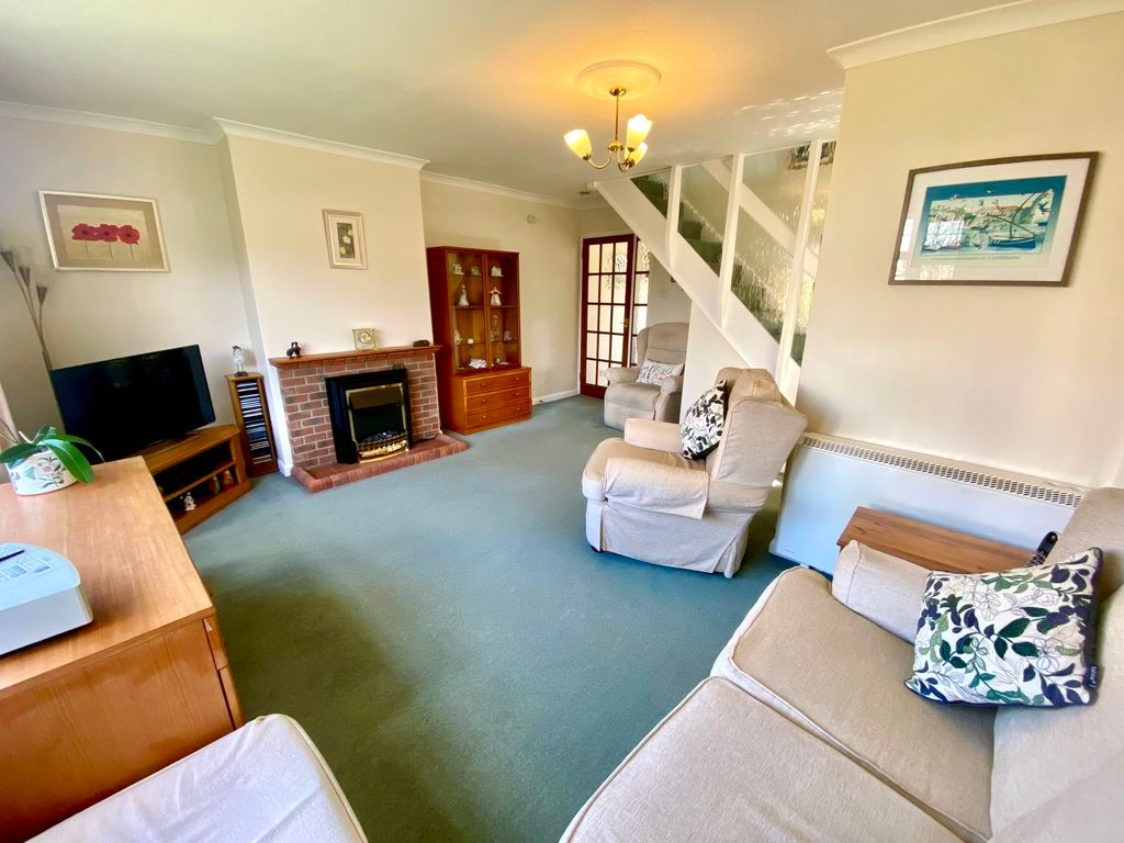 Property photo 3 of 23 Kitchen