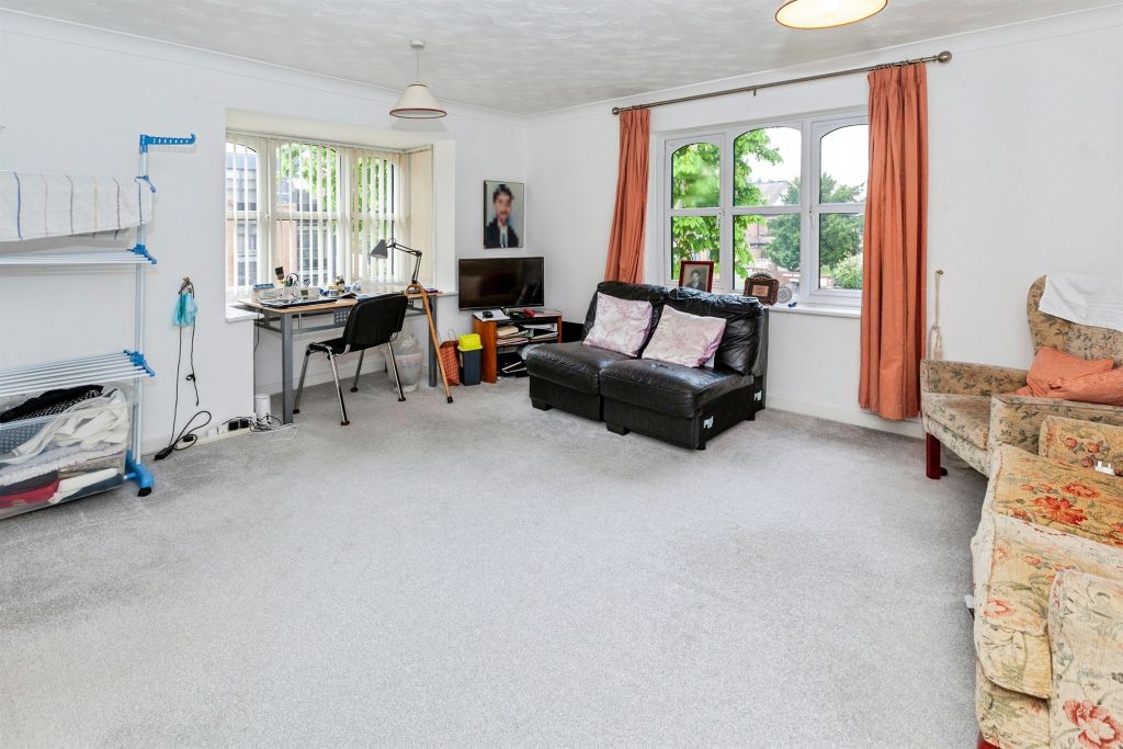 Property photo 3 of 17