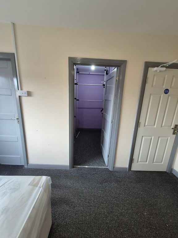 Property photo 2 of 3