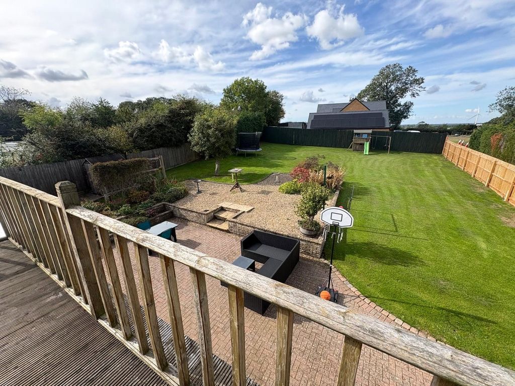 Property photo 3 of 39 Picture No. 63