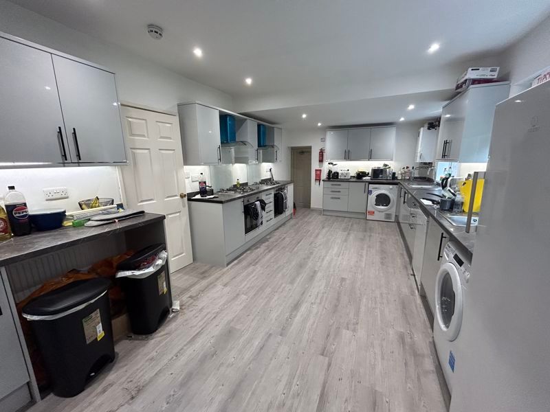 Property photo 2 of 9 Photo 16