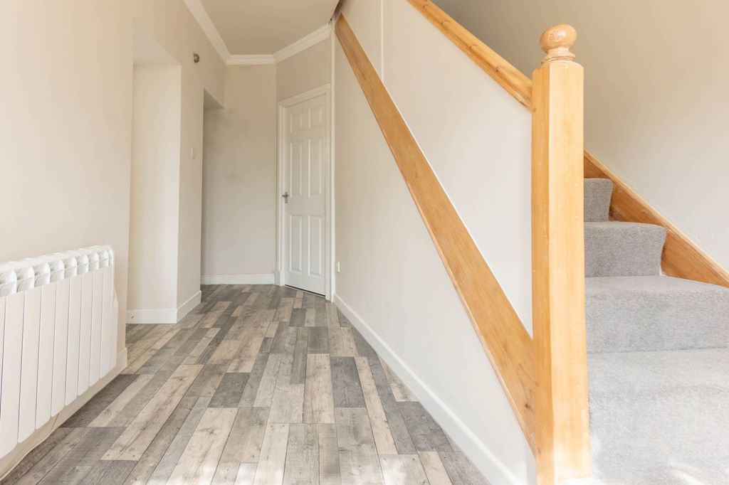 Property photo 2 of 30