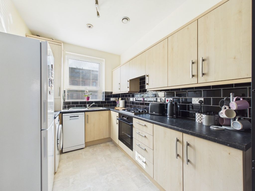 Property photo 2 of 10 4436017