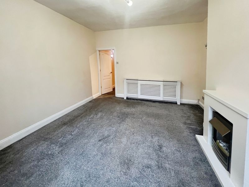 Property photo 3 of 15 Lounge