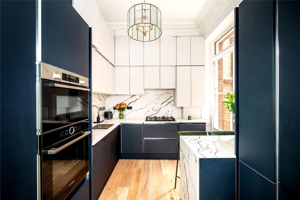 Property photo 2 of 18 Picture No. 10