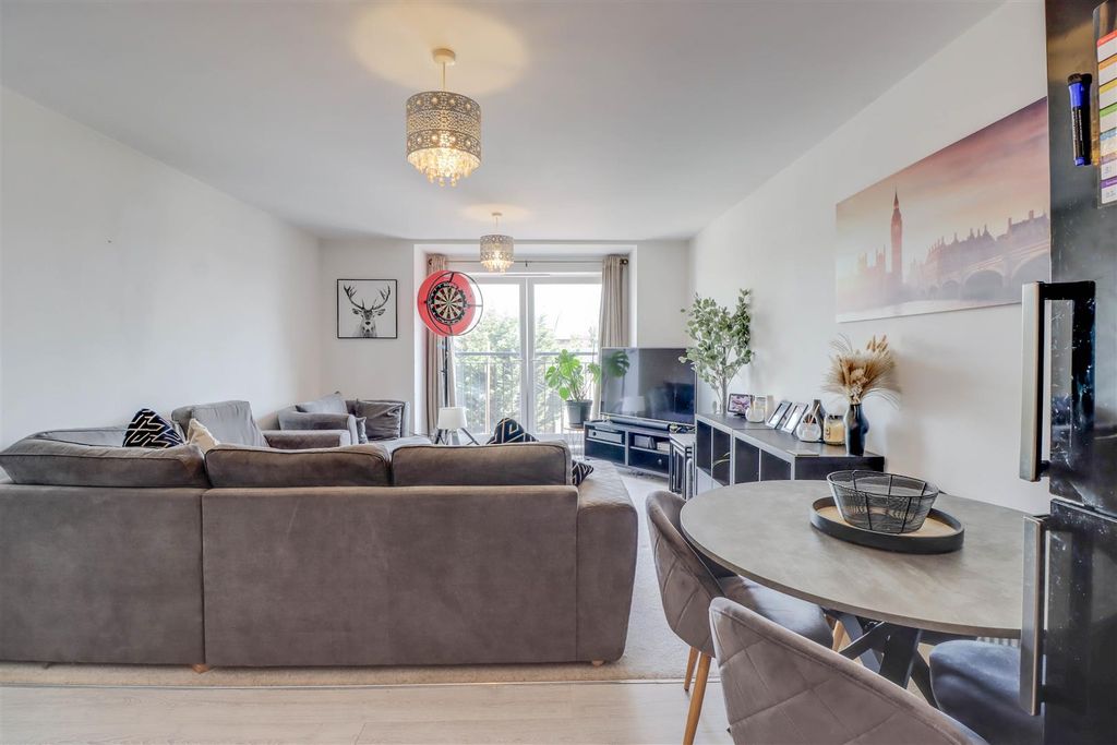 Property photo 1 of 9 19 River View.Jpg