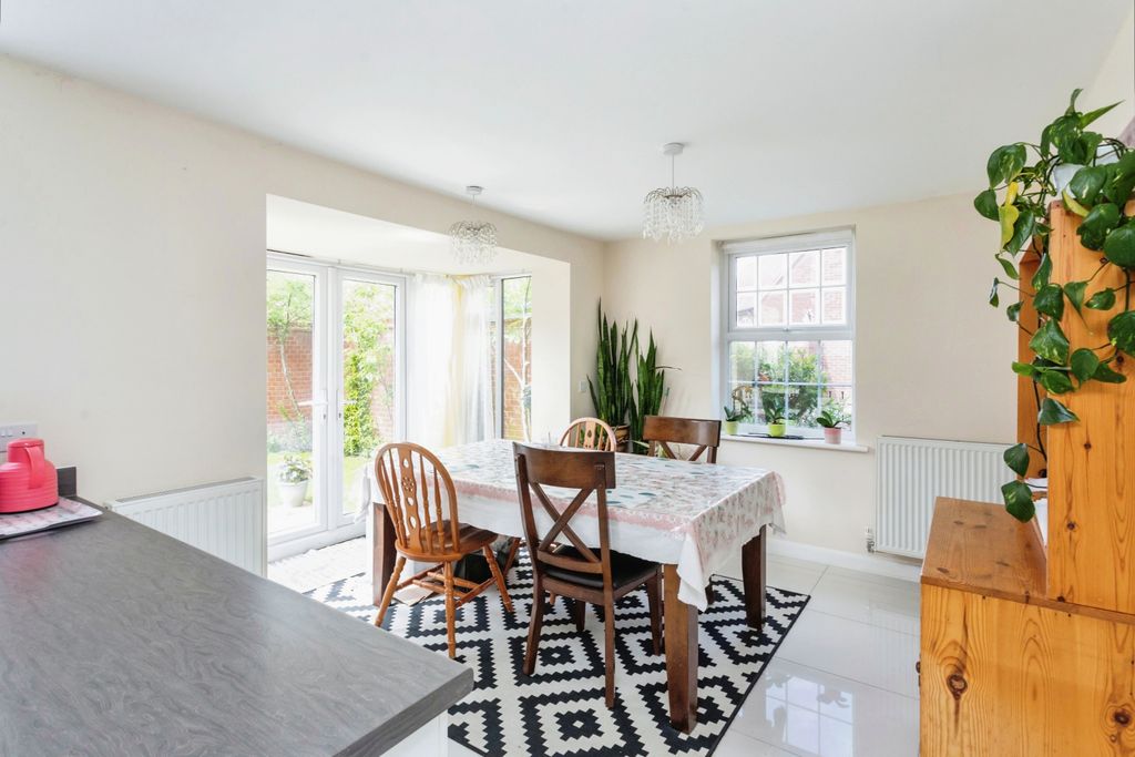 Property photo 3 of 7 Dining Room