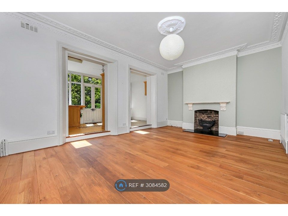 Property photo 1 of 9 Living/Dining