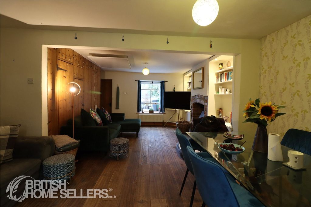 Property photo 2 of 14 Picture No. 05