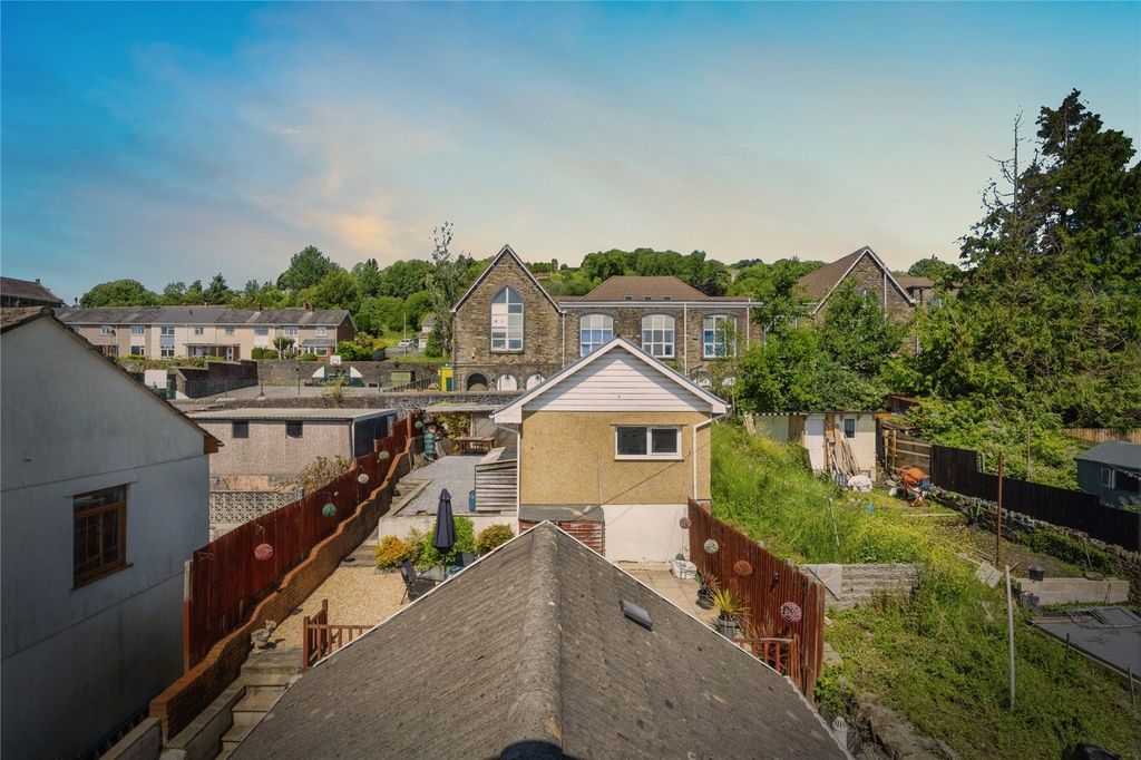 Property photo 2 of 36 Picture No. 40