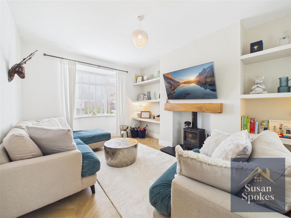 Property photo 3 of 23 Cam01858G0-Pr0235-Still004.Jpg