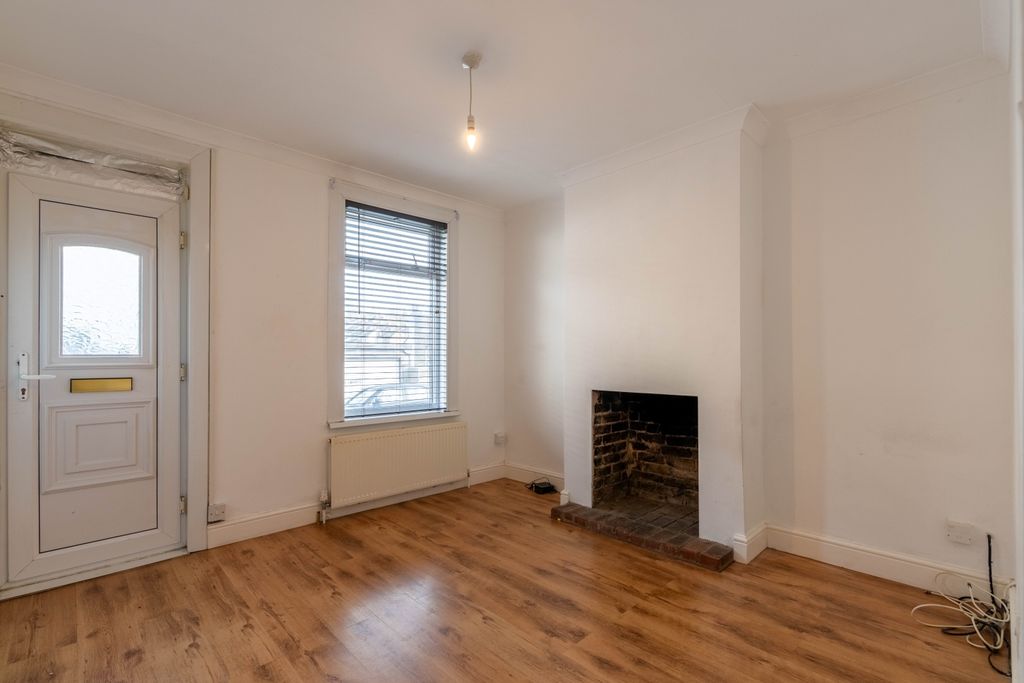 Property photo 3 of 11 Photo