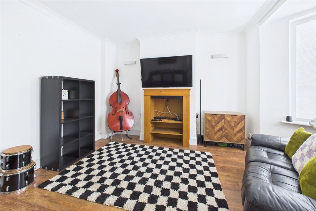 Property photo 3 of 23 Picture No. 07