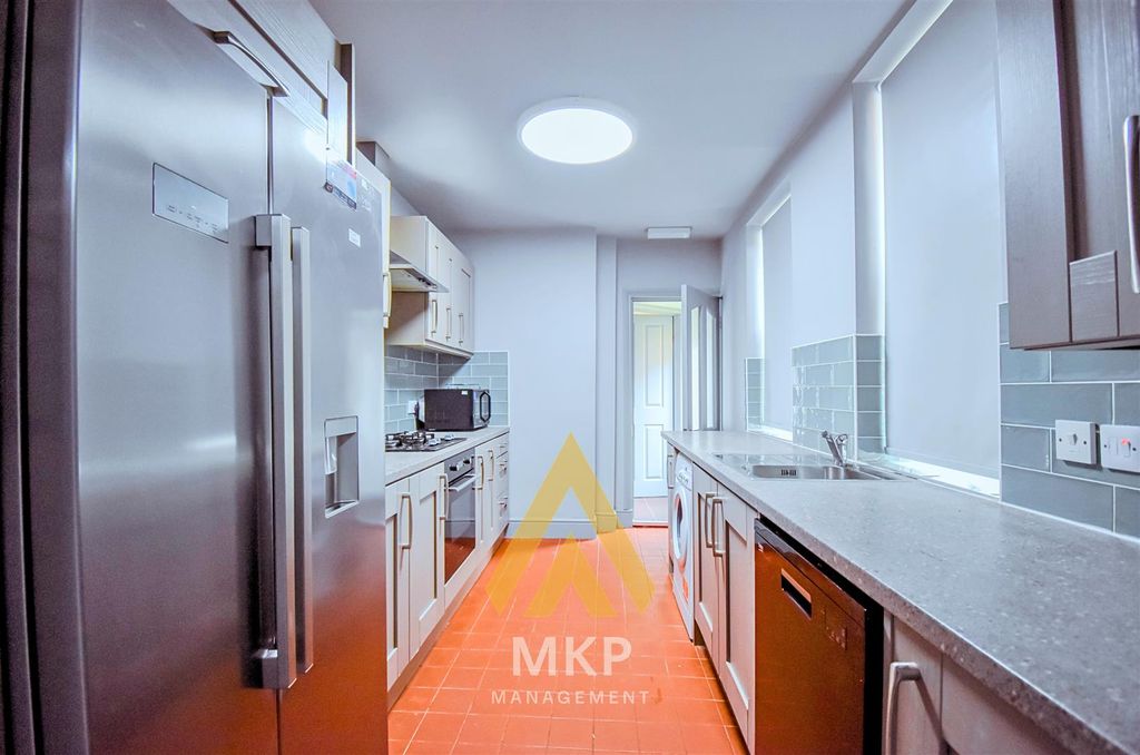 Property photo 1 of 13 4.Png