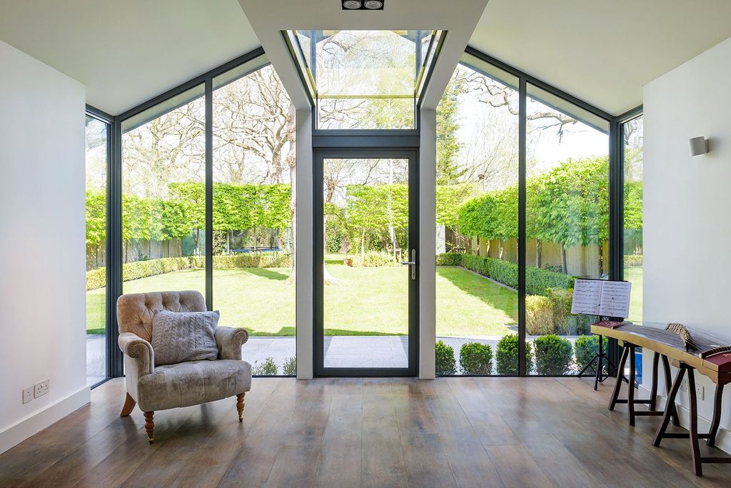 Property photo 2 of 23 Drawing Room