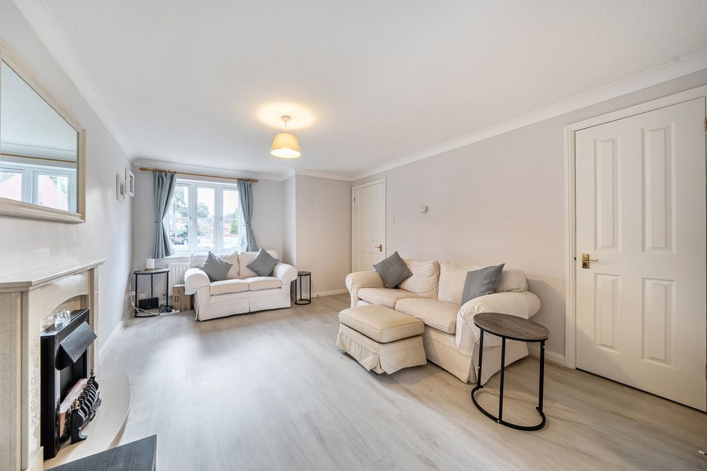 Property photo 3 of 20 1401932-19-696F77...