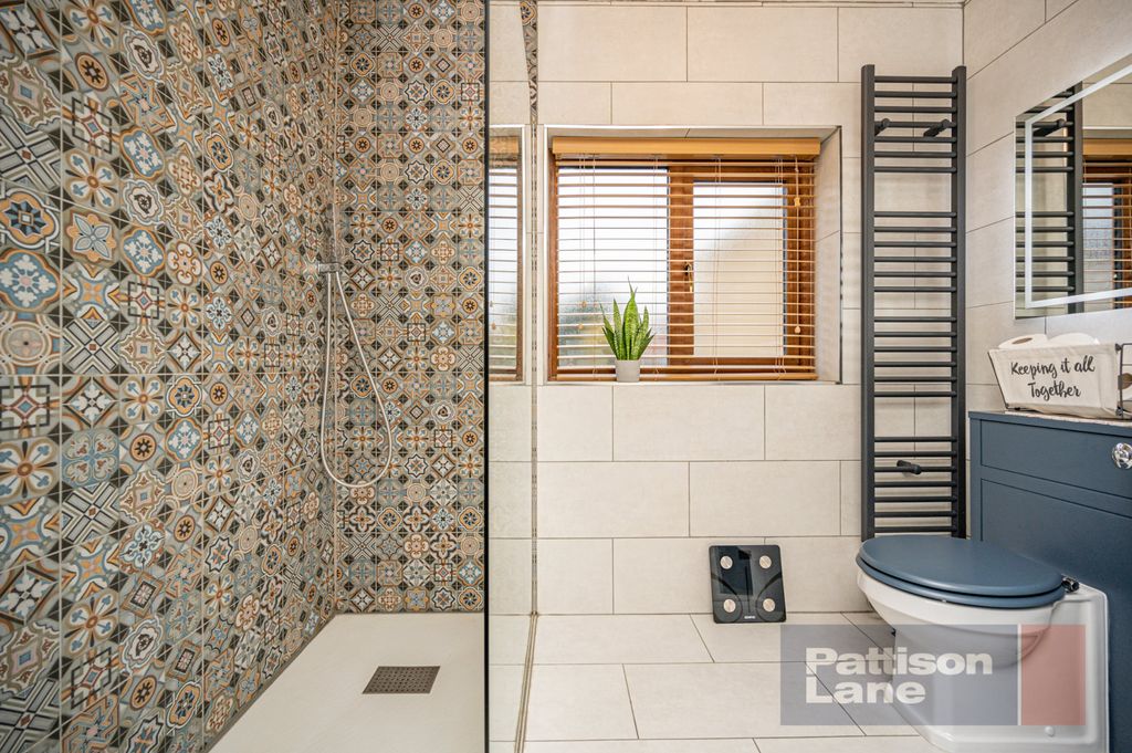 Property photo 3 of 9 Shower Room