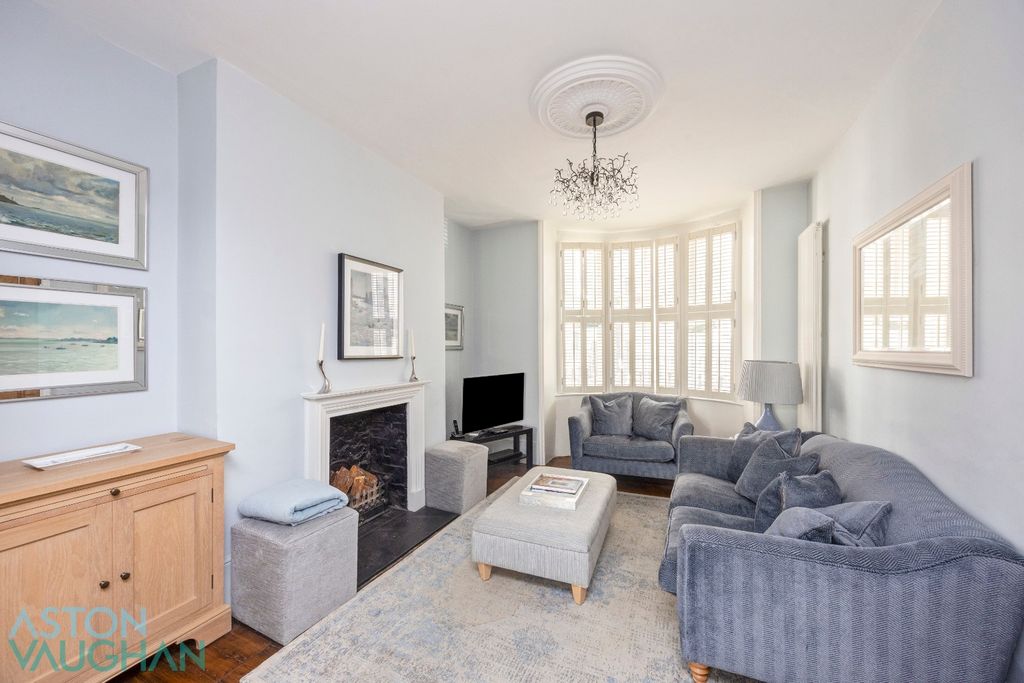 Property photo 3 of 43 4644392