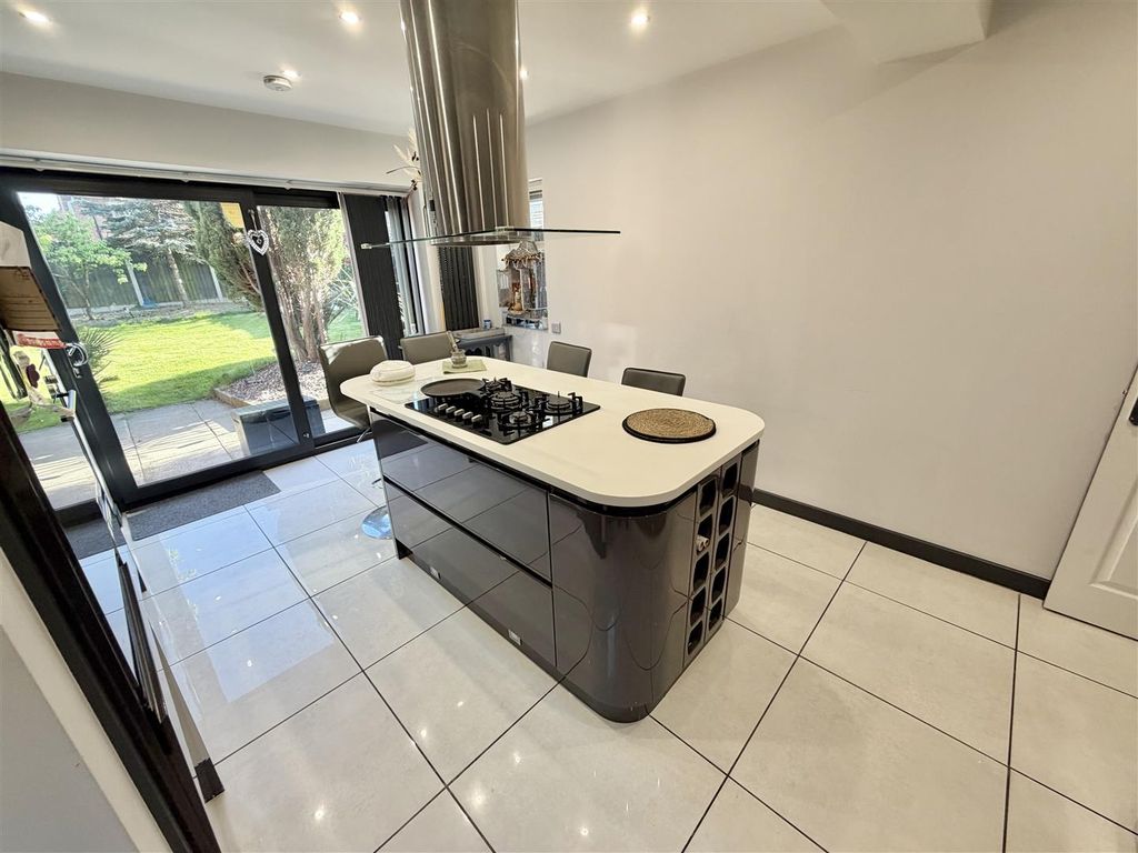 Property photo 3 of 27 Image 3