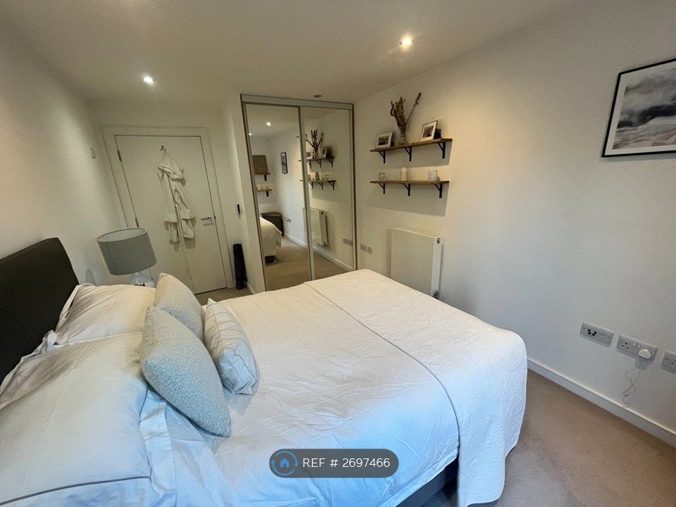 Property photo 2 of 9 Main Bedroom