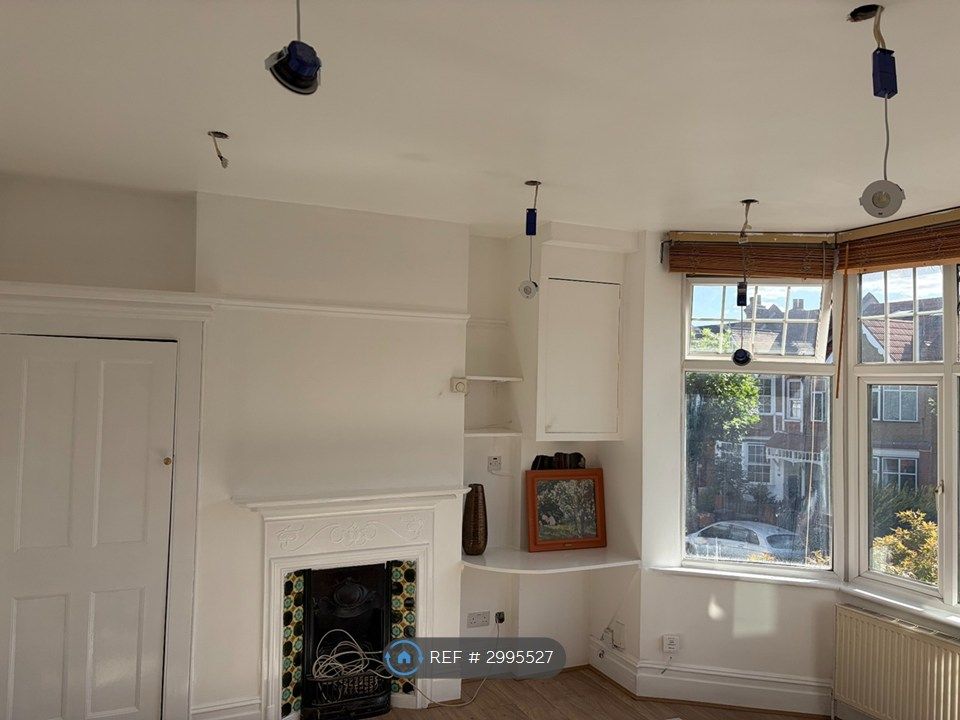 Property photo 1 of 4