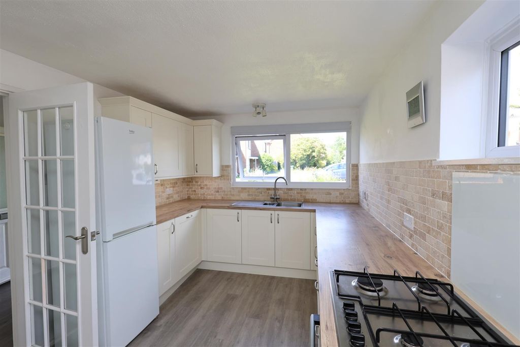 Property photo 3 of 21 Kitchen Diner