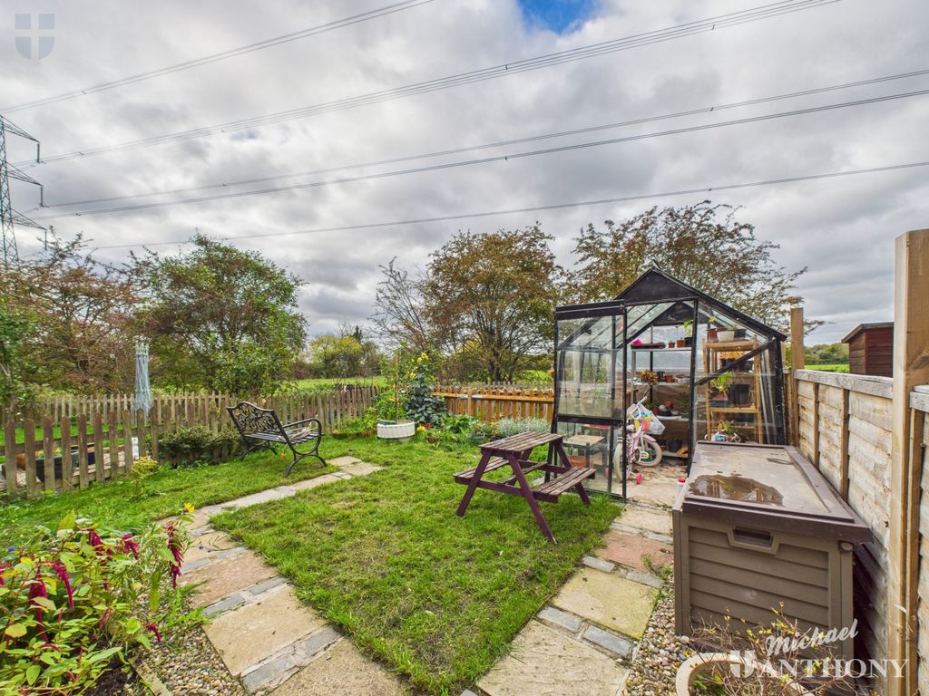 Property photo 3 of 11 Cam03218G0-Pr0811-Still011