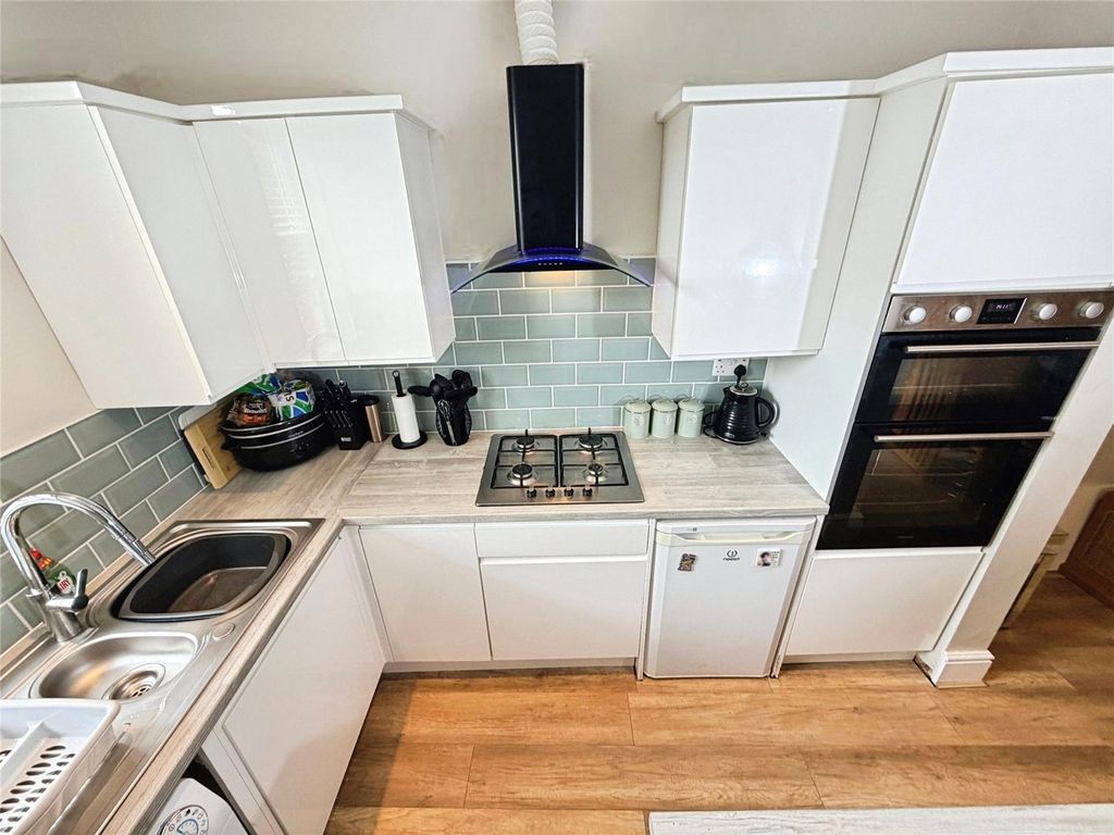 Property photo 2 of 15 Kitchen