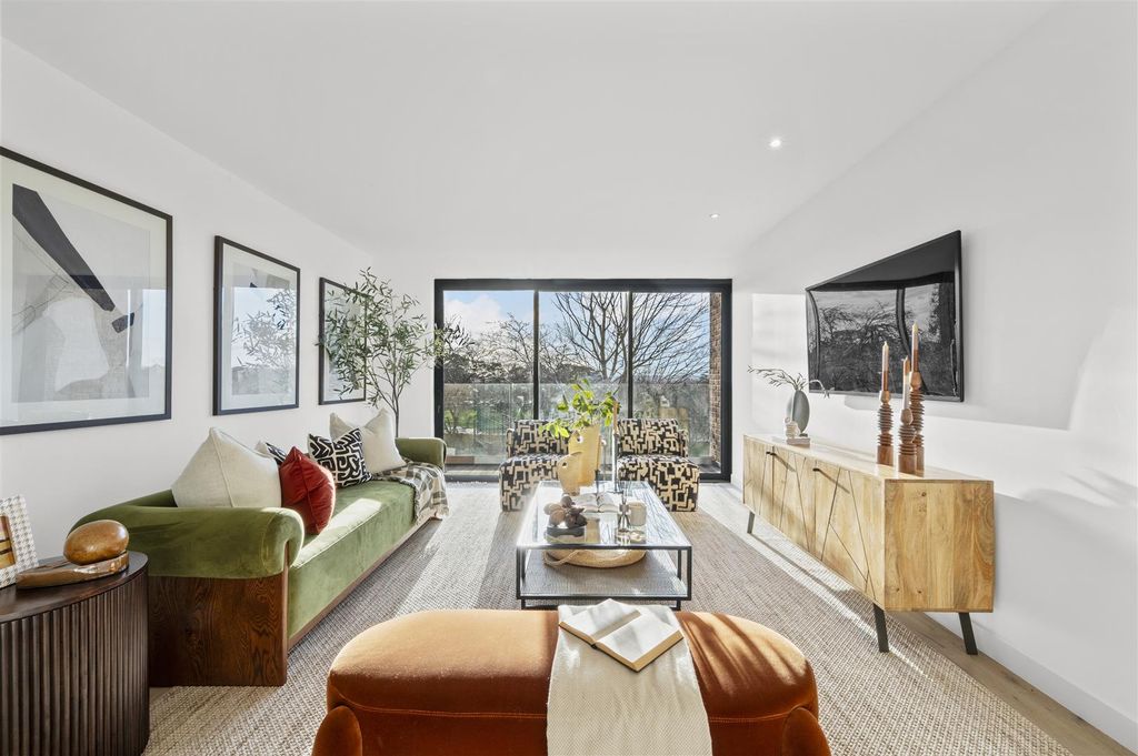 Property photo 3 of 35 39A Cottenham Park,4.Jpg