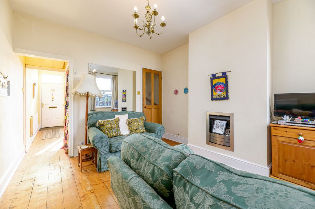 Property photo 3 of 28 07